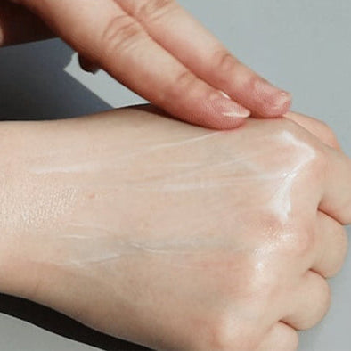 THE LAB by blanc doux Oligo Hyaluronic Acid Sun Essence SPF50+ PA++++