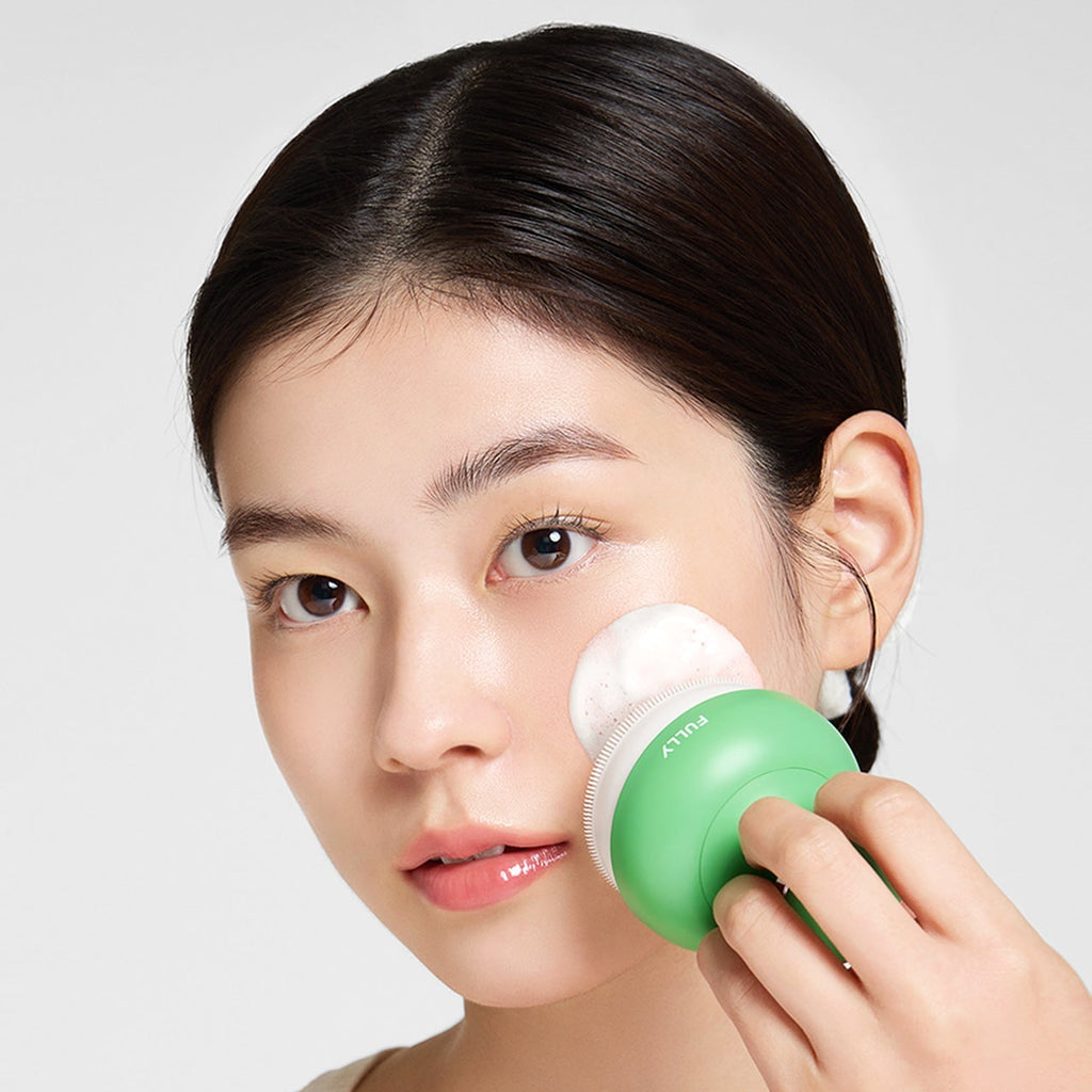 FULLY Pore Cleansing Silicone Brush